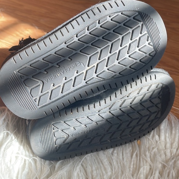 Koolaburra by Ugg. Worn 2. Size 8 girls. - Picture 2 of 3
